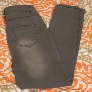 Blue Spice size 9 skinny fit, gray pants